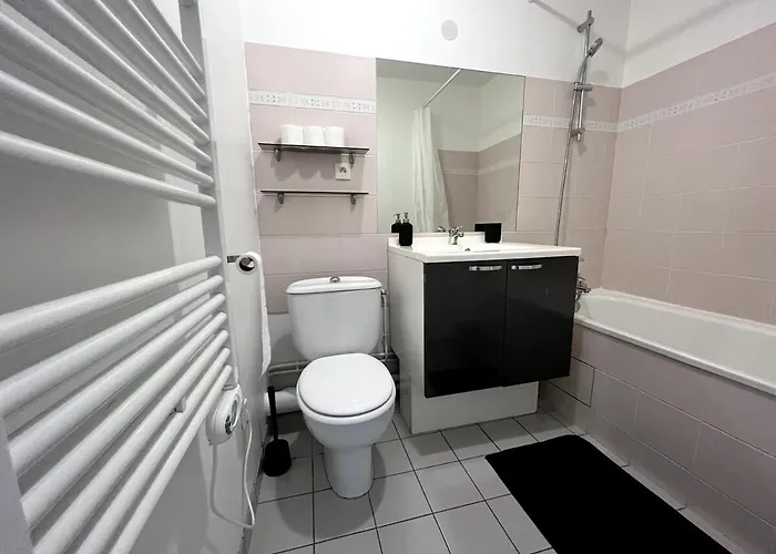 Lägenhet T2 Au Calme Avec Parking Et Balcon *